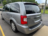 Used 2016 Chrysler Town & Country Touring w/ Driver Convenience Group image 5