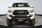Used 2022 Toyota Tacoma TRD Off-Road image 2
