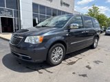 Used 2014 Chrysler Town & Country Touring-L image 3