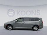 Used 2021 Chrysler Pacifica Touring-L image 2