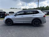 Used 2023 Volkswagen Tiguan SE R-Line image 4