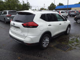 Used 2017 Nissan Rogue SV w/ SV Premium Package image 3