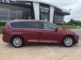 Used 2019 Chrysler Pacifica Touring-L image 2