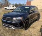 Used 2022 Volkswagen Taos SE image 2
