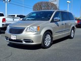 Used 2014 Chrysler Town & Country Touring image 3
