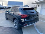 New 2025 Chevrolet Trax LT w/ LT Convenience Package image 2