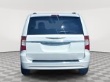 Used 2015 Chrysler Town & Country Touring image 4