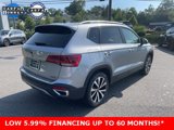 Certified 2022 Volkswagen Taos SE image 4