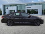 Certified 2023 Volkswagen Jetta SE image 4