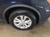 Used 2015 Nissan Rogue SV image 2