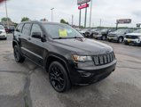 Used 2017 Jeep Grand Cherokee Altitude image 2