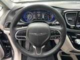 Used 2022 Chrysler Pacifica Touring-L image 2