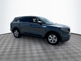Used 2021 Kia Sorento LX image 3