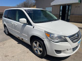 Used 2011 Volkswagen Routan SE image 2