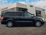 Used 2014 Chrysler Town & Country Touring-L image 5