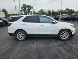Used 2022 Chevrolet Equinox LT image 2