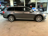 Used 2017 Volkswagen Golf Alltrack SEL image 2