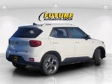 Used 2021 Hyundai Venue SEL image 4