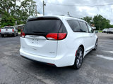 Used 2017 Chrysler Pacifica Limited image 5