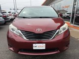 Used 2011 Toyota Sienna LE image 2