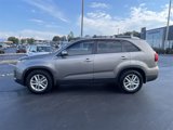 Used 2015 Kia Sorento LX image 3
