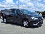 Used 2019 Chrysler Pacifica Touring Plus w/ Advanced Safetytec Group image 2