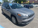 Used 2017 Jeep Cherokee Sport image 4