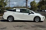 Used 2019 Toyota Prius L Eco image 2