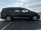 Used 2017 Chrysler Pacifica Touring-L w/ Tire & Wheel Group image 4