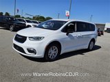 New 2025 Chrysler Pacifica Select image 3