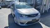 Used 2017 Chrysler Pacifica Touring-L image 2