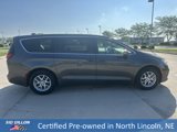 Used 2023 Chrysler Pacifica Touring-L image 3