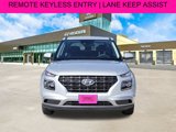 Used 2022 Hyundai Venue SE image 2