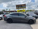 Used 2017 Ford Fusion SE w/ Fusion SE Technology Package image 3
