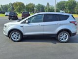 Used 2017 Ford Escape SE image 2