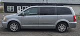 Used 2015 Chrysler Town & Country Touring image 3