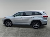 Used 2017 Toyota Highlander LE image 4