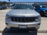 Used 2017 Jeep Grand Cherokee Laredo image 2