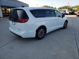 New 2025 Chrysler Pacifica Select image 4
