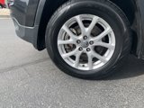 Used 2016 Jeep Cherokee Latitude w/ Comfort/Convenience Group image 6