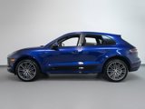 Certified 2025 Porsche Macan image 3