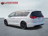 Used 2018 Chrysler Pacifica Touring-L w/ Premium Audio Group image 3