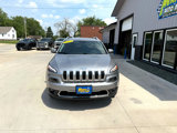 Used 2017 Jeep Cherokee Limited image 2