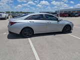 Used 2022 Hyundai Elantra SEL image 2