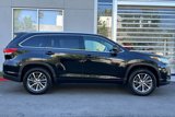 Used 2018 Toyota Highlander XLE image 3