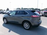 Used 2023 Ford Edge SEL image 3