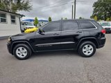Used 2017 Jeep Grand Cherokee Laredo image 2