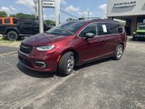 Used 2023 Chrysler Pacifica Limited image 5