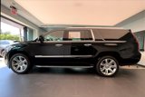 Used 2018 Cadillac Escalade ESV Luxury image 2