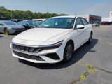 Used 2024 Hyundai Elantra SEL image 4